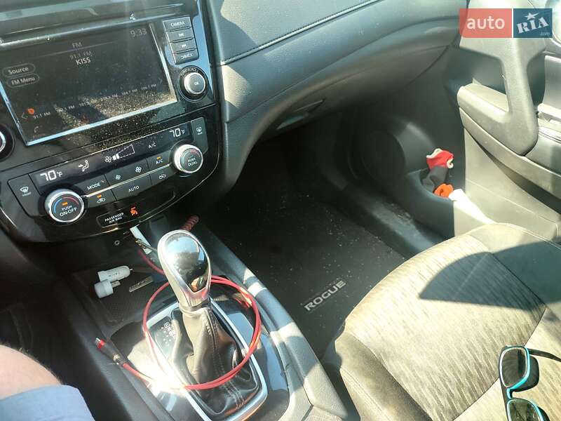 Позашляховик / Кросовер Nissan Rogue 2018 в Львові