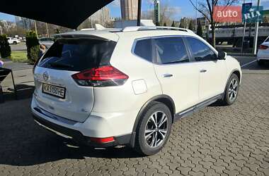 Внедорожник / Кроссовер Nissan Rogue 2017 в 