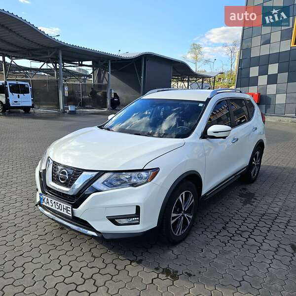 Внедорожник / Кроссовер Nissan Rogue 2017 в 