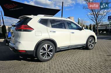 Внедорожник / Кроссовер Nissan Rogue 2017 в 