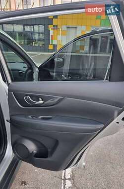 Позашляховик / Кросовер Nissan Rogue 2018 в 