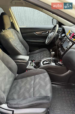 Внедорожник / Кроссовер Nissan Rogue 2014 в 