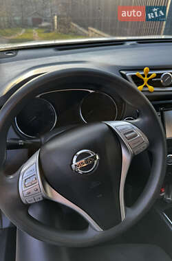 Внедорожник / Кроссовер Nissan Rogue 2014 в 
