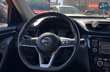 Внедорожник / Кроссовер Nissan Rogue 2017 в 