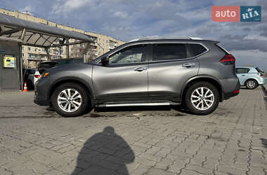 Внедорожник / Кроссовер Nissan Rogue 2017 в 