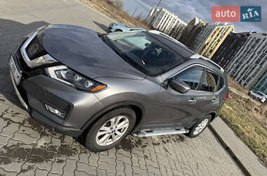 Внедорожник / Кроссовер Nissan Rogue 2017 в 