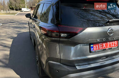Внедорожник / Кроссовер Nissan Rogue 2021 в 