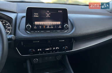 Внедорожник / Кроссовер Nissan Rogue 2021 в 