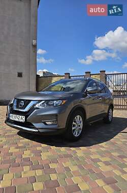 Внедорожник / Кроссовер Nissan Rogue 2019 в 