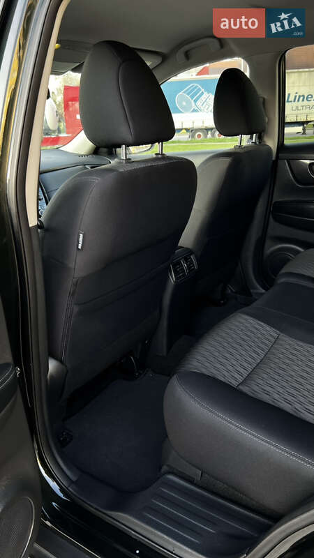 Внедорожник / Кроссовер Nissan Rogue 2018 в Ивано-Франковске