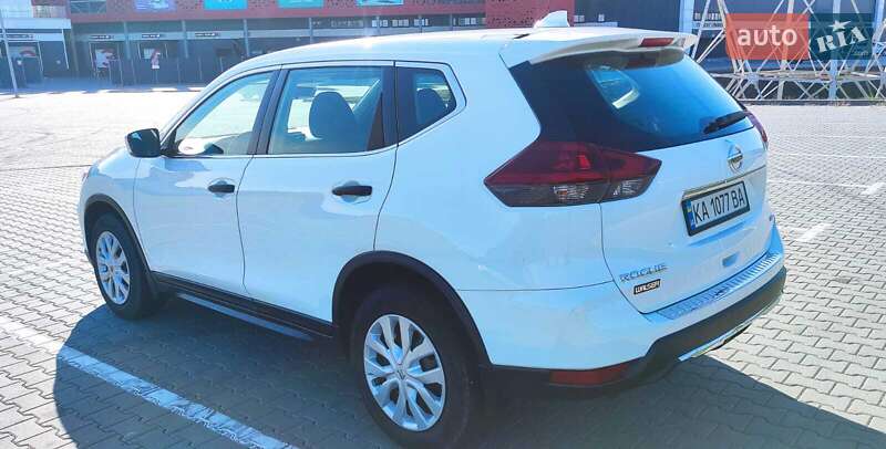 Позашляховик / Кросовер Nissan Rogue 2017 в Києві