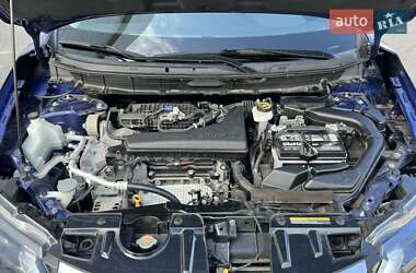Внедорожник / Кроссовер Nissan Rogue 2018 в 
