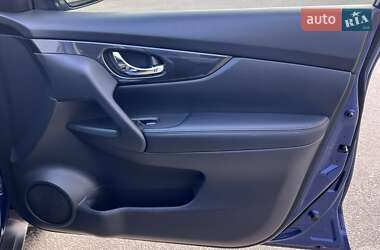 Внедорожник / Кроссовер Nissan Rogue 2018 в 
