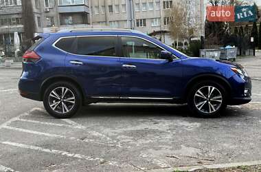 Внедорожник / Кроссовер Nissan Rogue 2017 в 