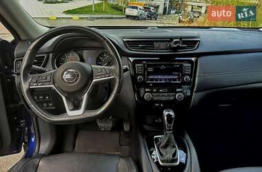 Внедорожник / Кроссовер Nissan Rogue 2017 в 