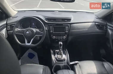 Внедорожник / Кроссовер Nissan Rogue 2018 в 