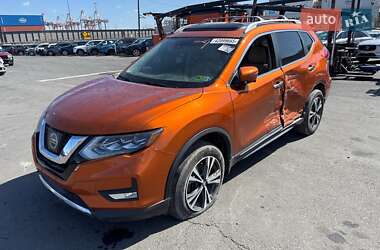 Внедорожник / Кроссовер Nissan Rogue 2016 в 