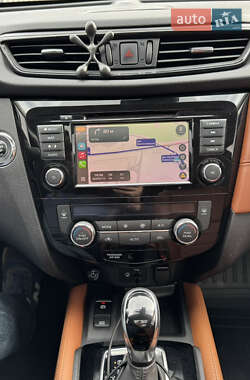 Внедорожник / Кроссовер Nissan Rogue 2017 в 