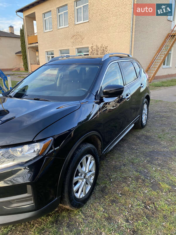 Внедорожник / Кроссовер Nissan Rogue 2018 в Киеве