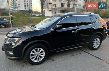 Внедорожник / Кроссовер Nissan Rogue 2017 в 