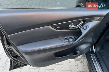 Внедорожник / Кроссовер Nissan Rogue 2017 в 