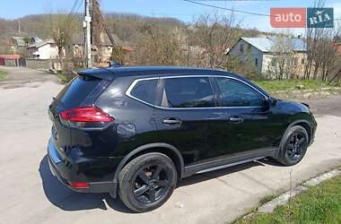 Внедорожник / Кроссовер Nissan Rogue 2017 в 