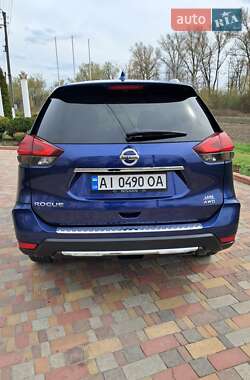 Внедорожник / Кроссовер Nissan Rogue 2018 в 