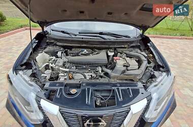 Внедорожник / Кроссовер Nissan Rogue 2018 в 