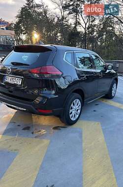 Внедорожник / Кроссовер Nissan Rogue 2018 в 