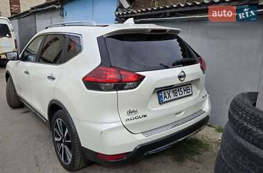 Внедорожник / Кроссовер Nissan Rogue 2017 в 