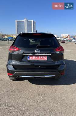 Внедорожник / Кроссовер Nissan Rogue 2020 в 