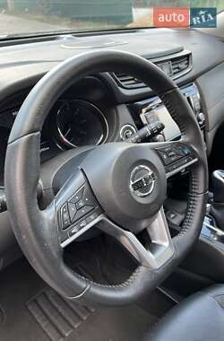 Внедорожник / Кроссовер Nissan Rogue 2020 в 