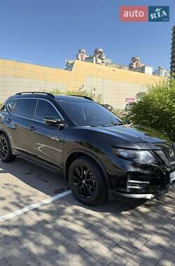Внедорожник / Кроссовер Nissan Rogue 2018 в 