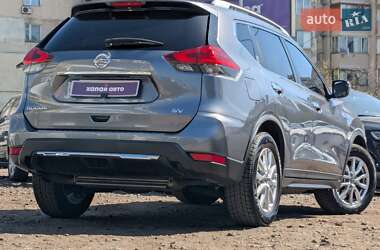 Внедорожник / Кроссовер Nissan Rogue 2017 в 