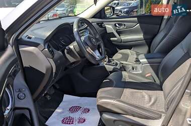 Внедорожник / Кроссовер Nissan Rogue 2017 в 