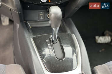 Внедорожник / Кроссовер Nissan Rogue 2015 в 