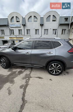 Внедорожник / Кроссовер Nissan Rogue 2017 в 