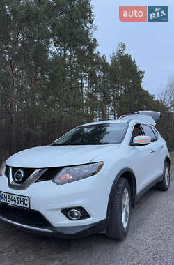 Позашляховик / Кросовер Nissan Rogue 2015 в Олевську