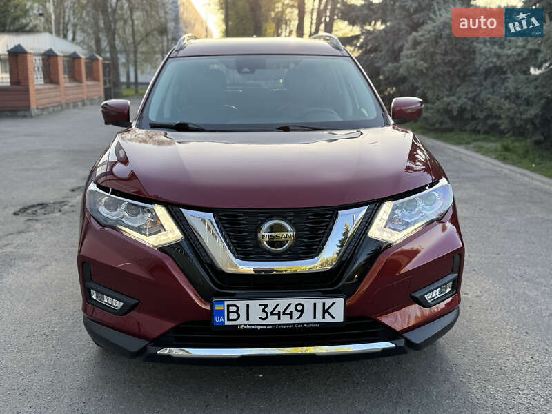 Внедорожник / Кроссовер Nissan Rogue 2017 в 