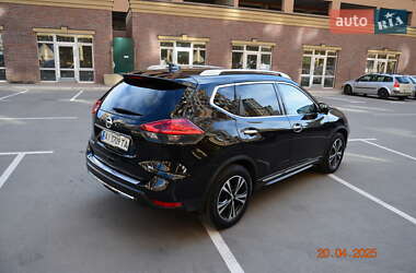 Внедорожник / Кроссовер Nissan Rogue 2017 в 