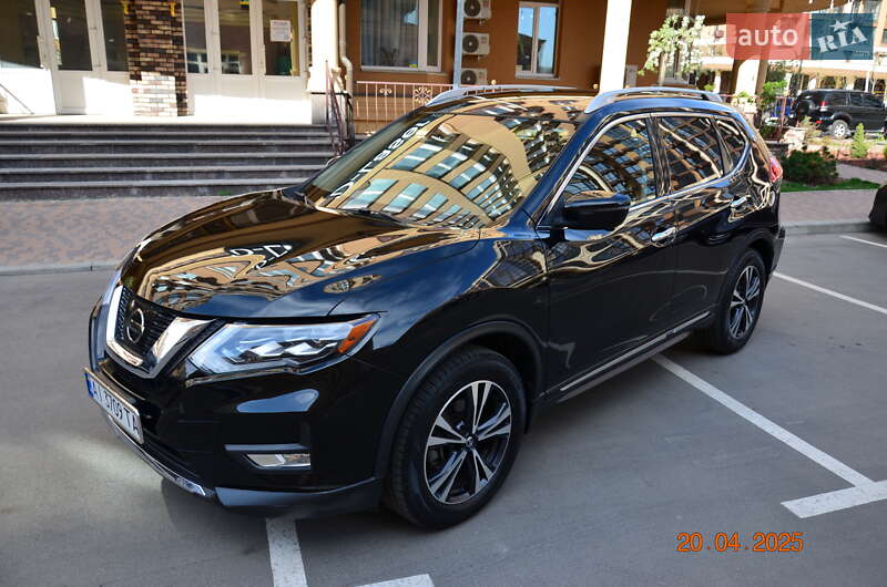 Внедорожник / Кроссовер Nissan Rogue 2017 в 