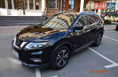 Внедорожник / Кроссовер Nissan Rogue 2017 в 