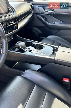 Внедорожник / Кроссовер Nissan Rogue 2022 в 