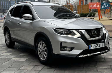 Внедорожник / Кроссовер Nissan Rogue 2018 в 