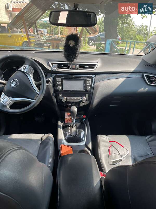 Внедорожник / Кроссовер Nissan Rogue 2016 в Тетиеве