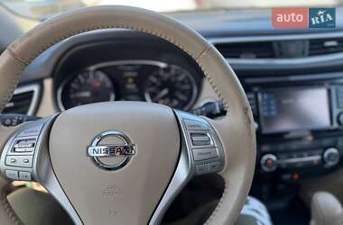 Внедорожник / Кроссовер Nissan Rogue 2015 в 