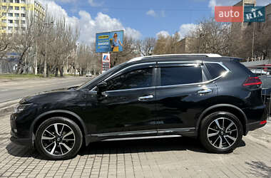 Внедорожник / Кроссовер Nissan Rogue 2018 в 
