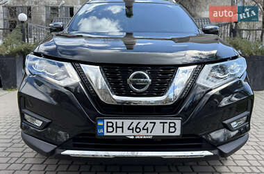 Внедорожник / Кроссовер Nissan Rogue 2018 в 