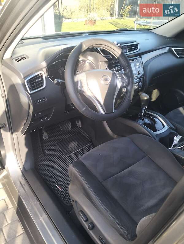 Внедорожник / Кроссовер Nissan Rogue 2015 в Львове