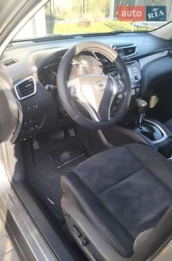 Внедорожник / Кроссовер Nissan Rogue 2015 в 